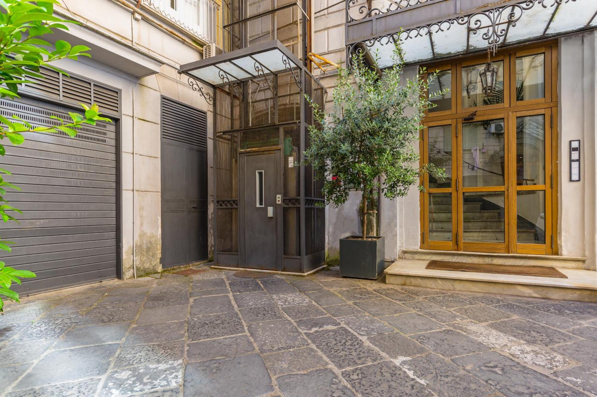 Residenza Trinita Maggiore Neapel Exteriör bild
