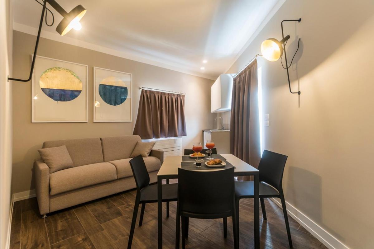 Residenza Trinita Maggiore Neapel Exteriör bild